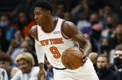 九游娱乐地址-尼克客场击败老鹰，巴雷特贡献全能数据