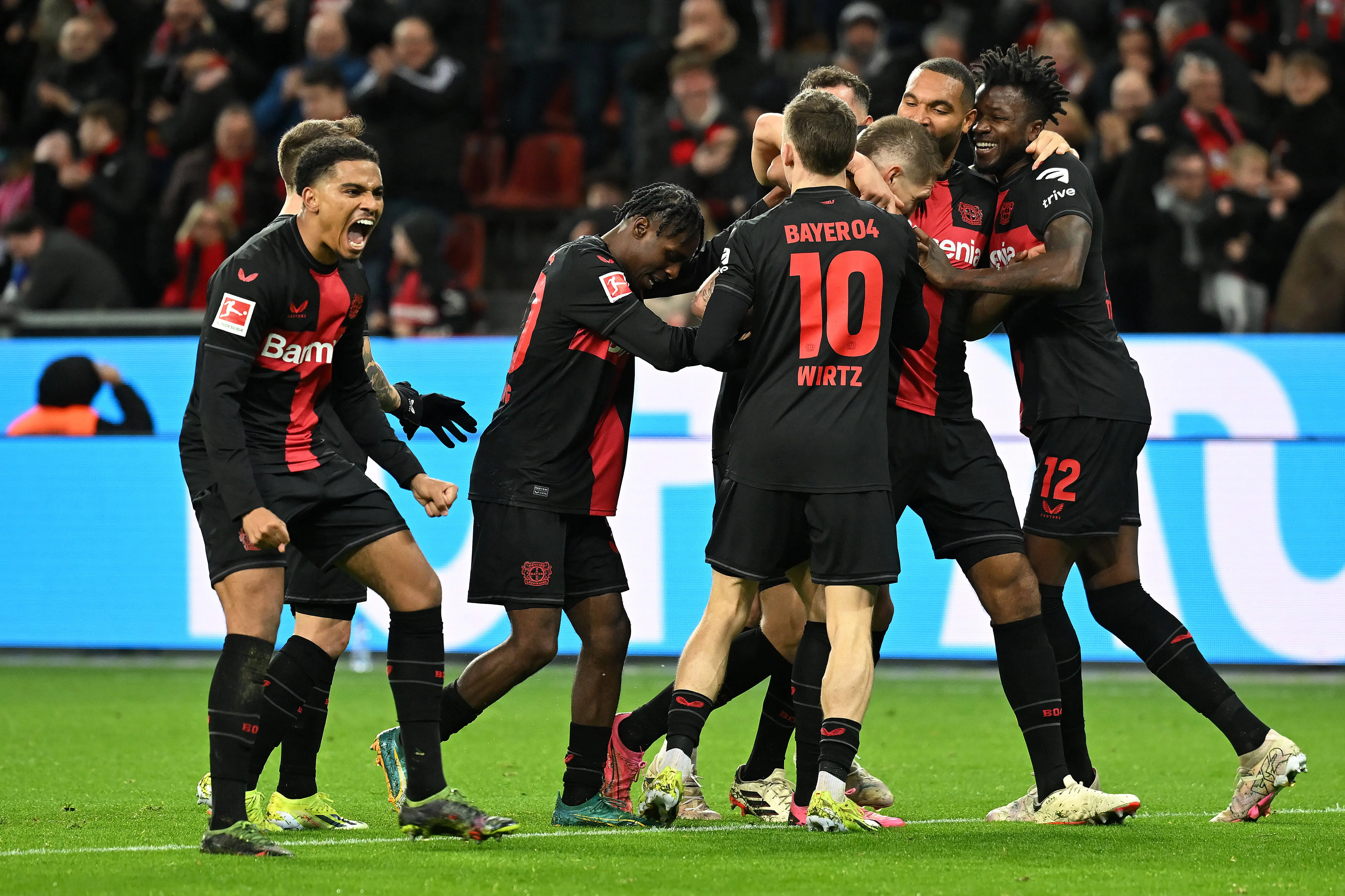 夺顶冠:勒沃库森领跑德甲积分榜的简单介绍 夺顶冠:勒沃库森领跑德甲积分榜的简单介绍