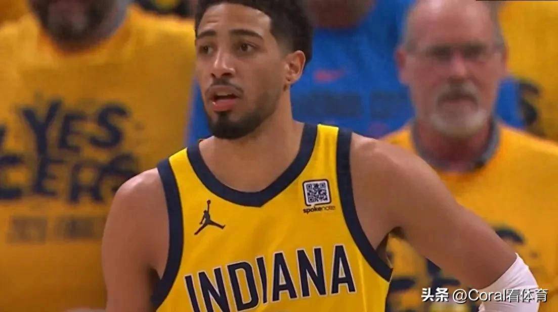 包含索肖中场临时替补发挥出色，球队士气高涨的词条