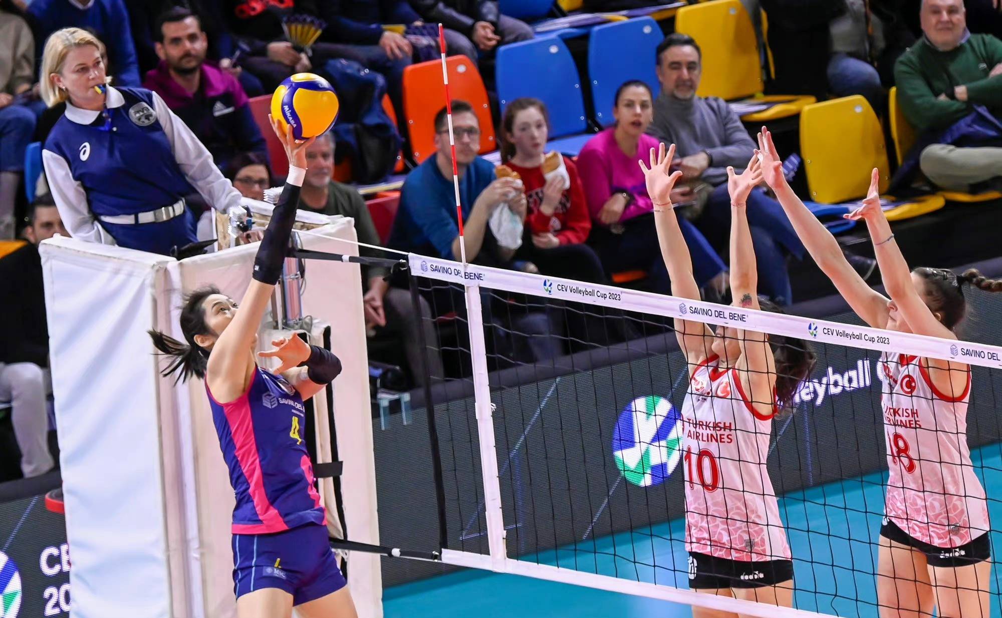 瑞士队击败土耳其,顺利晋级2022年欧锦赛八强赛 瑞士队击败土耳其,顺利晋级2022年欧锦赛八强赛