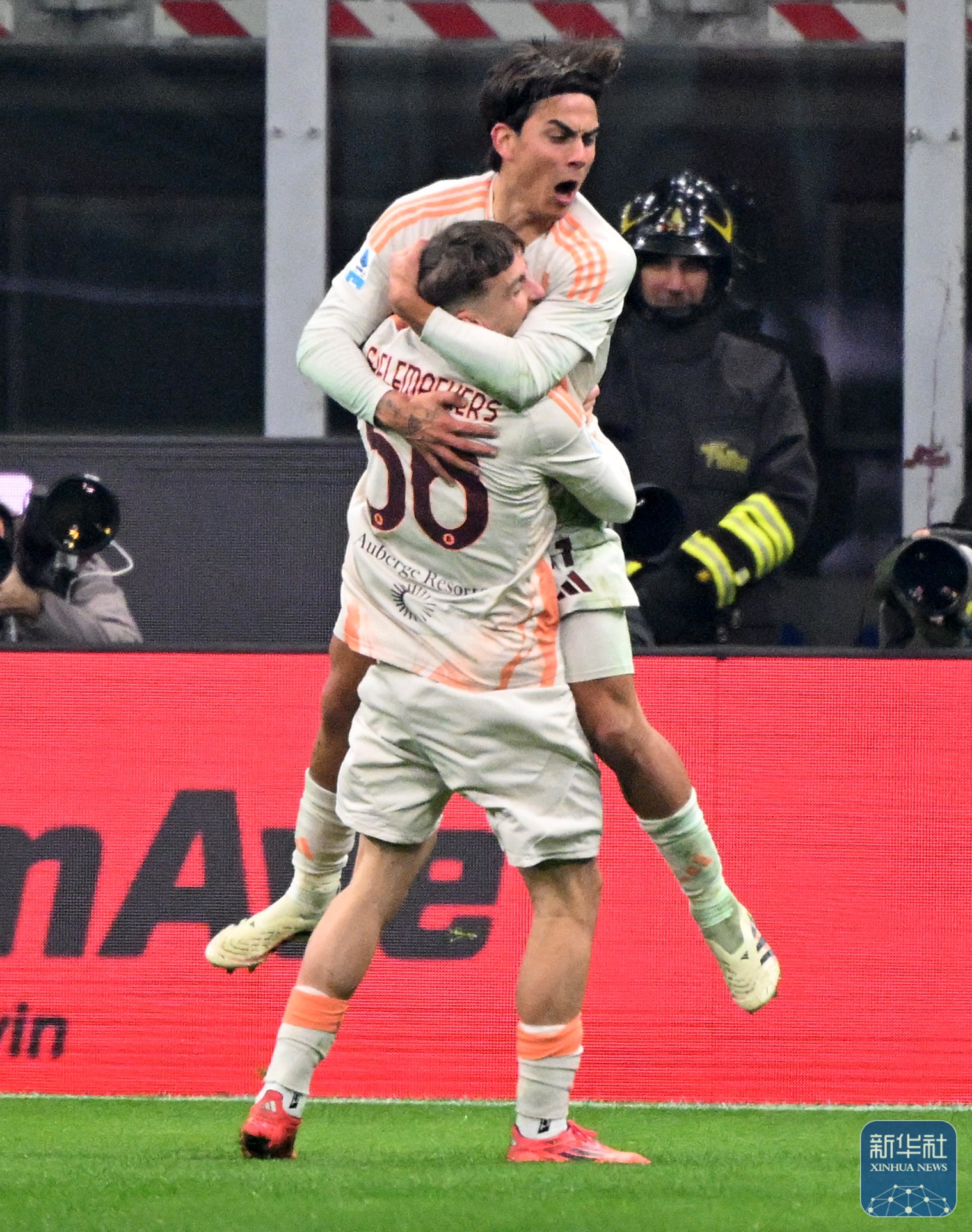 关于米兰双雄再次激战，攻守之间明显不相上下的信息