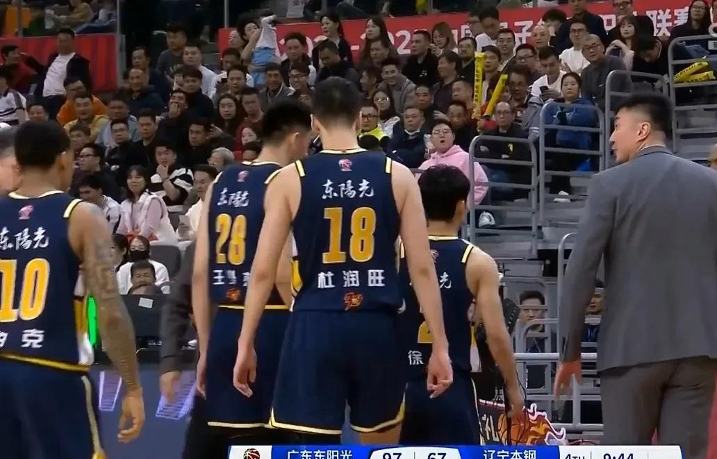 湖北队在主场苦战击败辽宁男篮 湖北队在主场苦战击败辽宁男篮