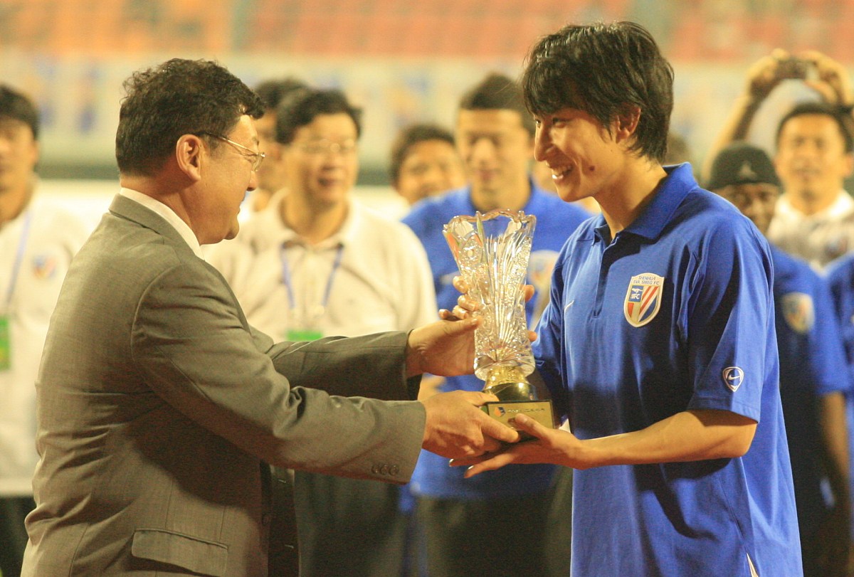 关于逼近冠军荣誉,球队士气高涨战斗凶猛!的信息 关于逼近冠军荣誉,球队士气高涨战斗凶猛!的信息