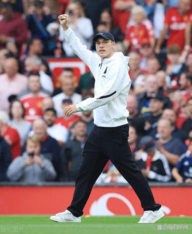 曼联明星新援在比赛中表现出色,助球队取胜 曼联明星新援在比赛中表现出色,助球队取胜
