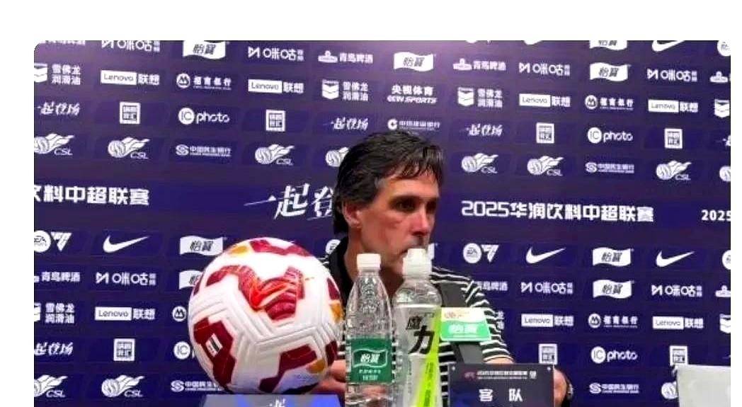 严厉裁判引发争议,比赛结果悬念重重 严厉裁判引发争议,比赛结果悬念重重