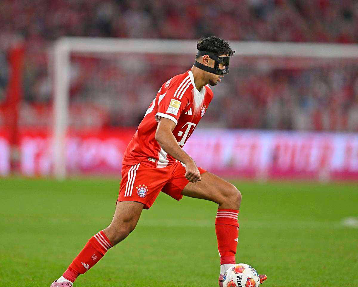 奥格斯堡队遭遇强劲对手,不敌而归 奥格斯堡队遭遇强劲对手,不敌而归