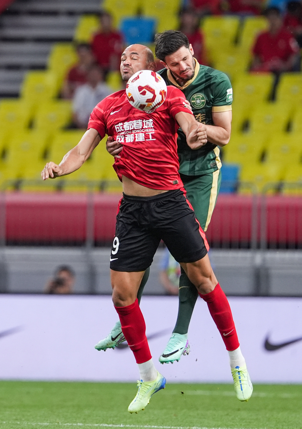 杭州绿城球员备战决胜之战，觊觎新一轮比赛的成功