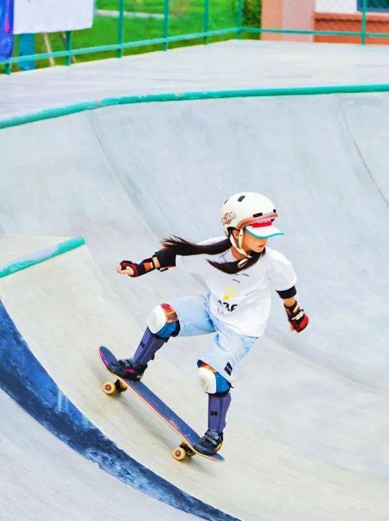 包含轮滑速滑选手突破自我,赢得观众喝彩的词条 包含轮滑速滑选手突破自我,赢得观众喝彩的词条