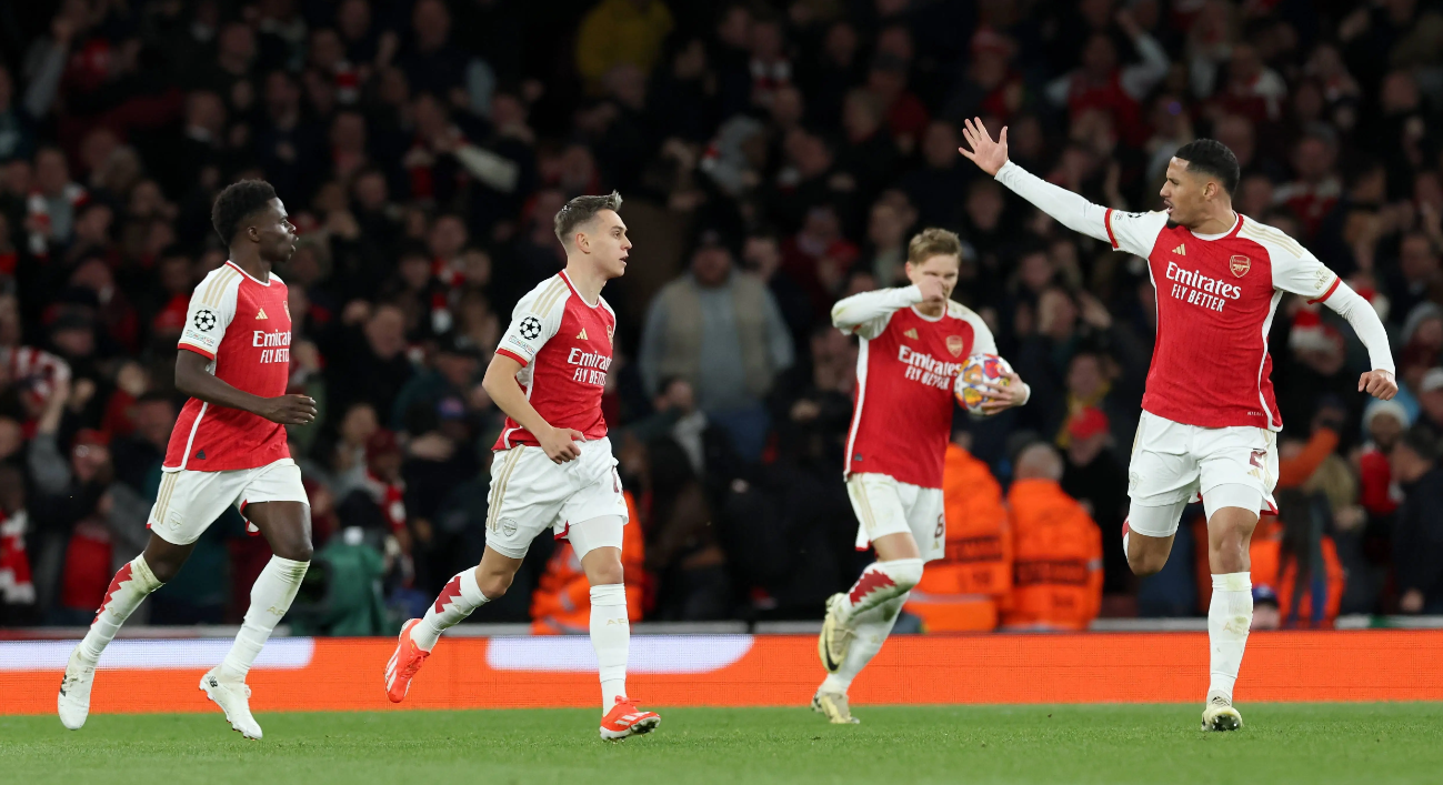 关于范加尔:曼联需加强防守,不能再丢这么多球的信息 关于范加尔:曼联需加强防守,不能再丢这么多球的信息