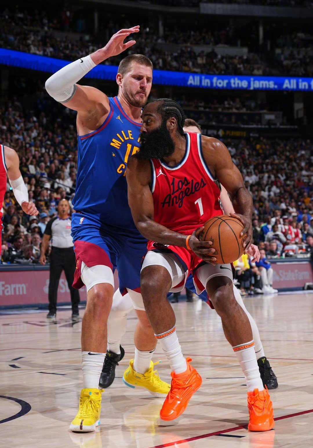 开拓者前锋空接暴扣,为球队彻底扭转局势的简单介绍 开拓者前锋空接暴扣,为球队彻底扭转局势的简单介绍