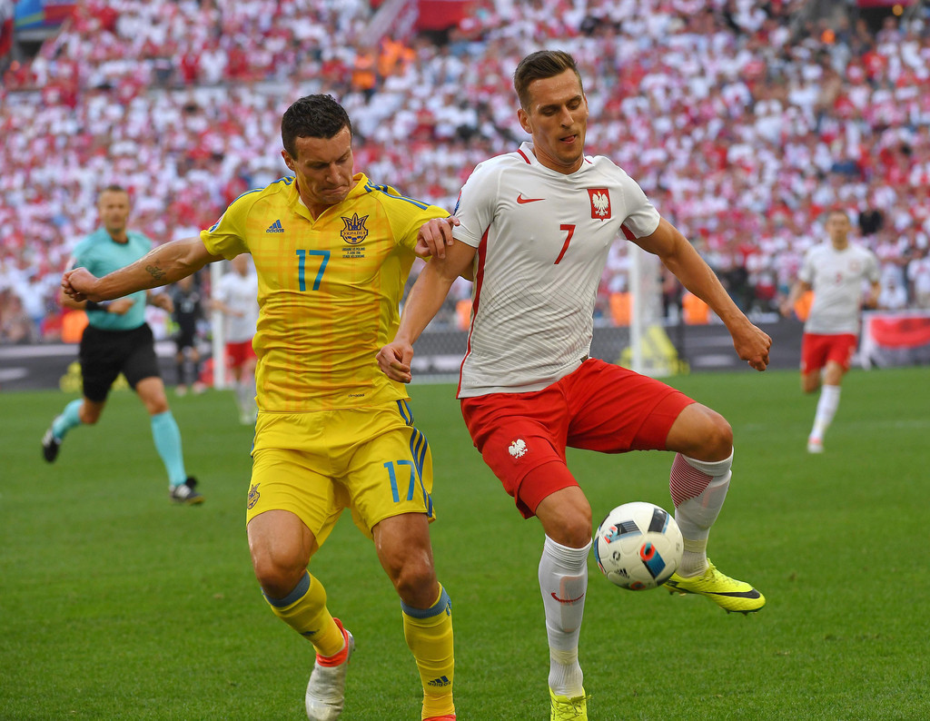 波兰战平瑞典，携手晋级欧锦赛16强