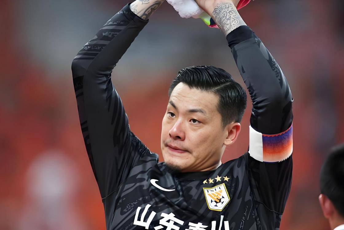 关于大连人攻防兼备,成为中超黑马的信息 关于大连人攻防兼备,成为中超黑马的信息