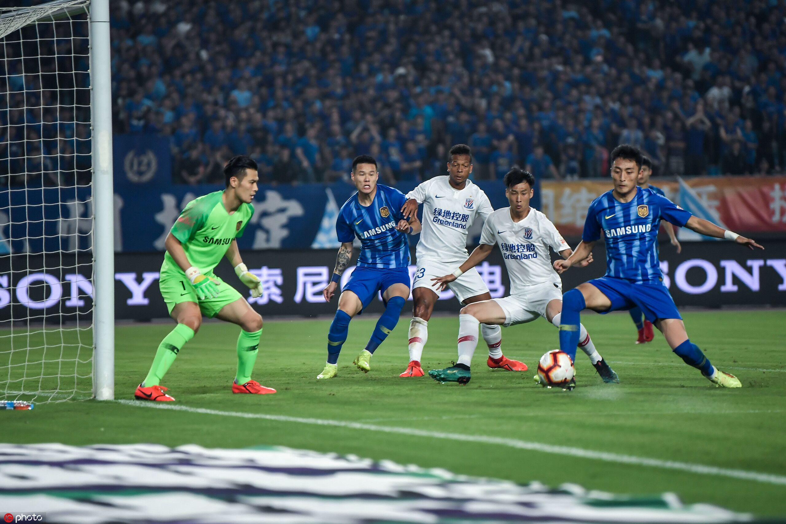 关于申花主场大胜苏宁，取得胜利的信息