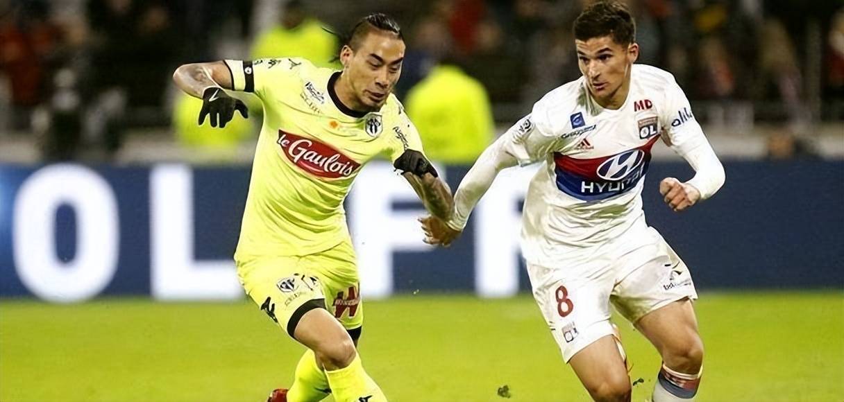 塞维利亚主场连胜，积分榜上升