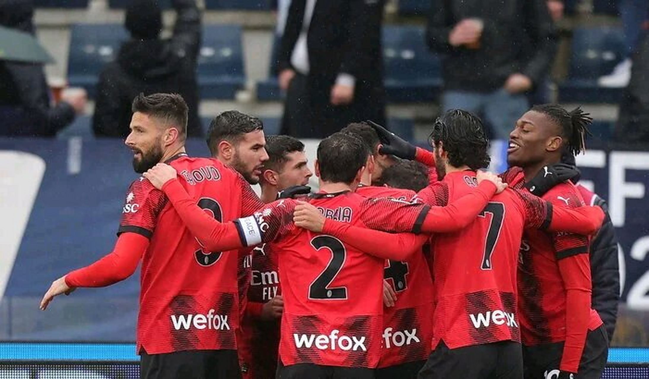 包含AC米兰取胜开门红，跻身意甲前列的词条